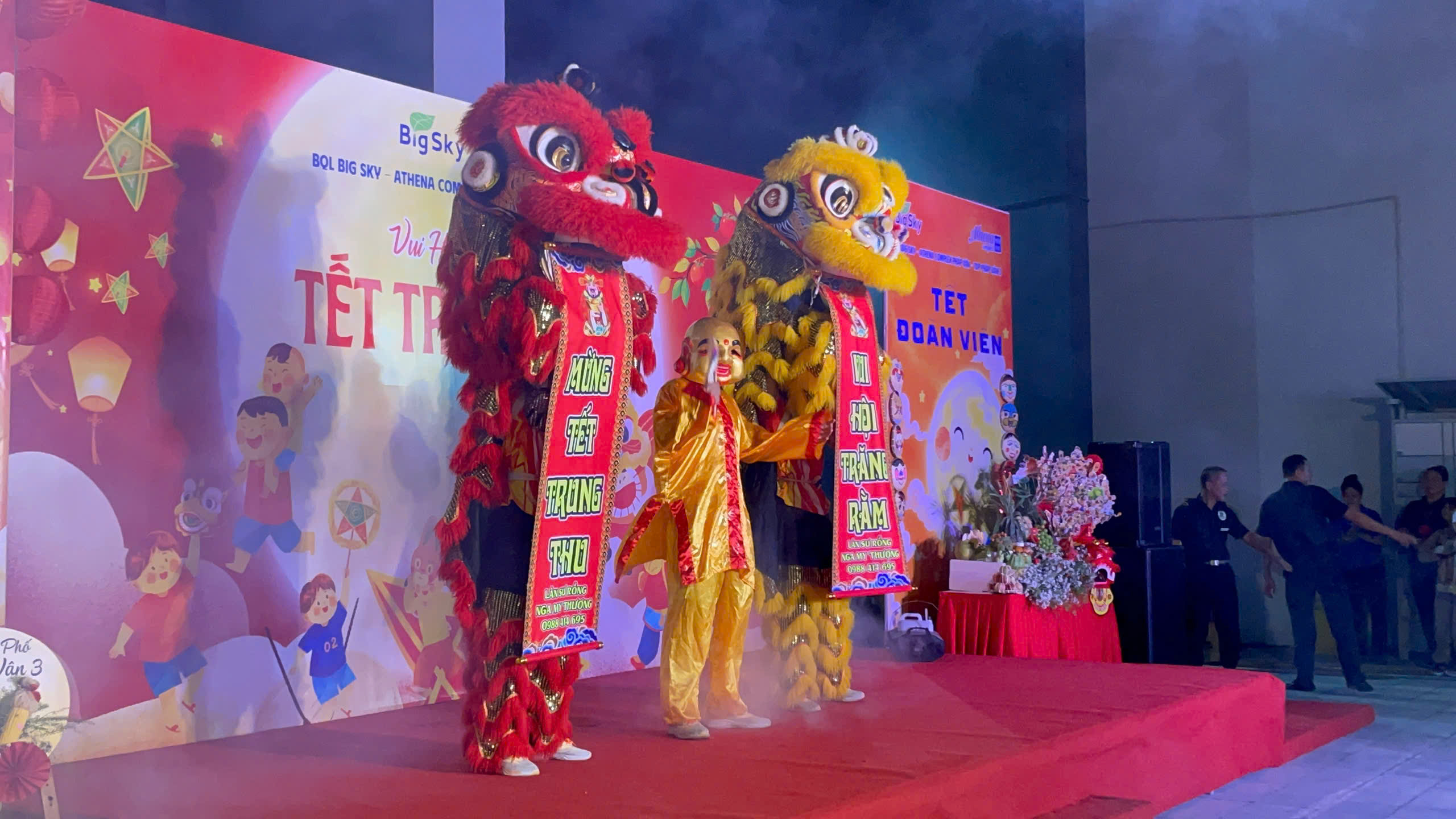 Tiết mục mở màn đêm hội Trăng Rằm tại dự án Athena Complex - Pháp Vân